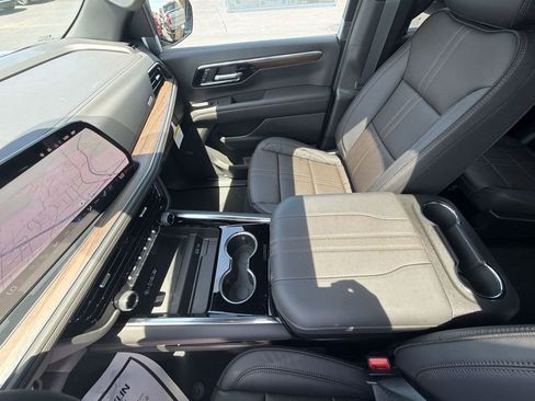 New 2026 Chevrolet Suburban High Country AWD/4WD image 27