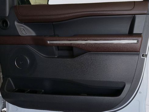Used 2023 Ford Expedition Limited RWD image 23