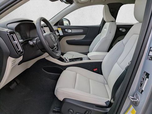 New 2026 Volvo XC40 B5 Plus w/ Protection Package Premier image 4