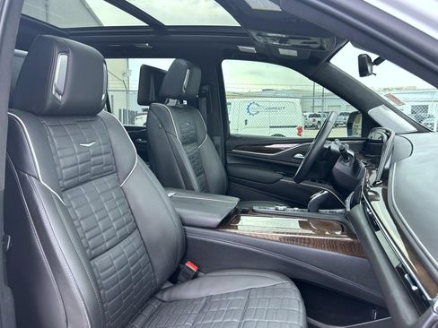 Certified 2024 Cadillac Escalade Sport Platinum AWD/4WD image 19