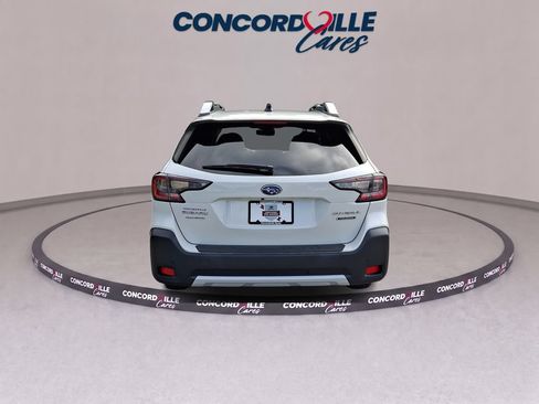 Certified 2023 Subaru Outback Touring AWD/4WD image 6