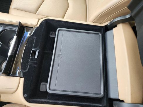 Used 2019 Cadillac Escalade Platinum AWD/4WD image 25