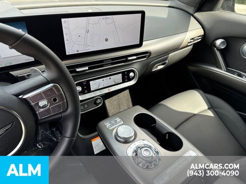 Used 2025 Genesis GV60 RWD image 35