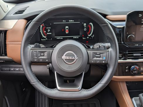 Used 2025 Nissan Pathfinder Platinum w/ Cargo Package FWD image 24