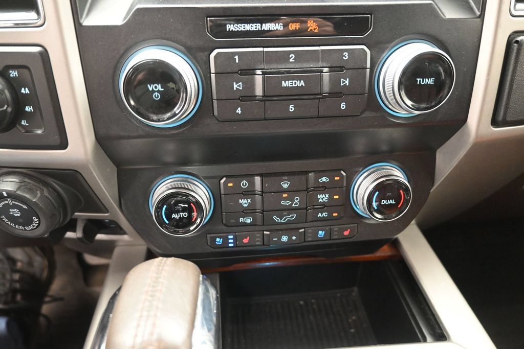 Used 2019 Ford F150 King Ranch w/ Equipment Group 601A Luxury AWD/4WD image 9