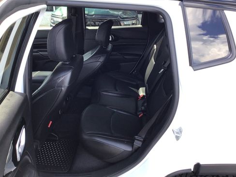 Used 2025 Jeep Compass Trailhawk w/ Trailhawk Elite Group AWD/4WD image 8