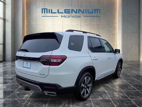 Used 2023 Honda Pilot Elite image 5