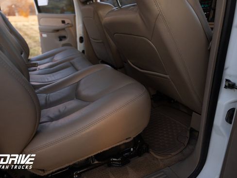 Used 2003 Chevrolet Silverado 2500 LT image 16