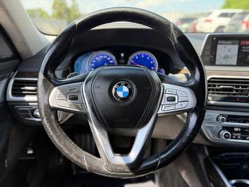 Used 2018 BMW 740i image 25