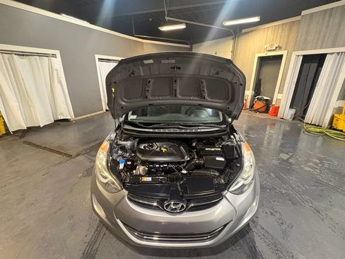 Used 2012 Hyundai Elantra Limited FWD image 25
