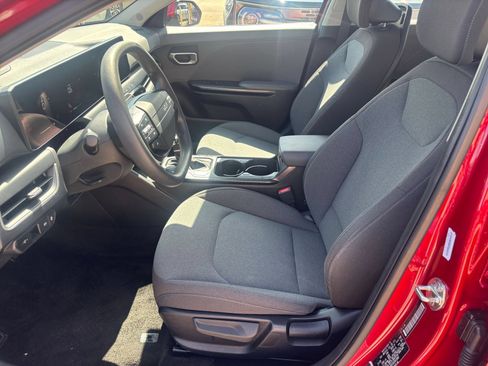 Used 2025 Kia K4 FWD image 24