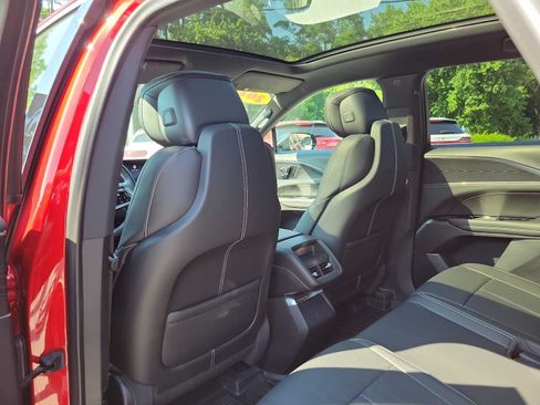 Used 2024 Cadillac Lyriq Luxury w/ LPO, Floor Liner Package RWD image 9