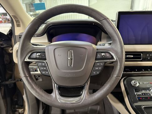 Used 2022 Lincoln Nautilus FWD w/ Premium Package image 15