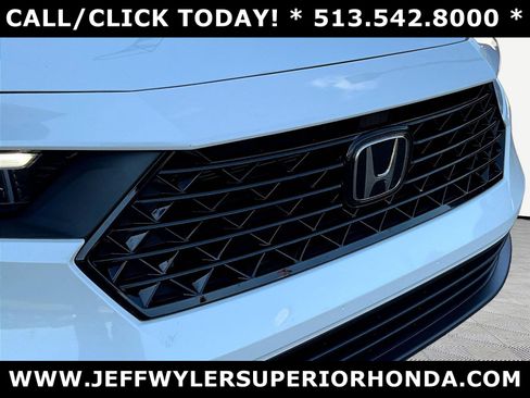 Used 2025 Honda Accord SE image 31