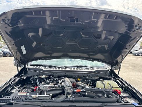 Used 2023 Ford F350 Lariat w/ Chrome Package image 33