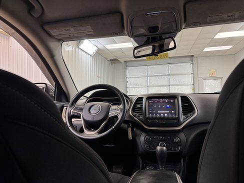 Used 2016 Jeep Cherokee Latitude w/ Safety/Convenience Group image 20