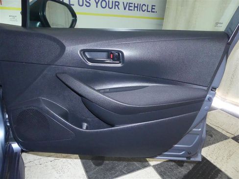 Used 2025 Toyota Corolla LE image 21