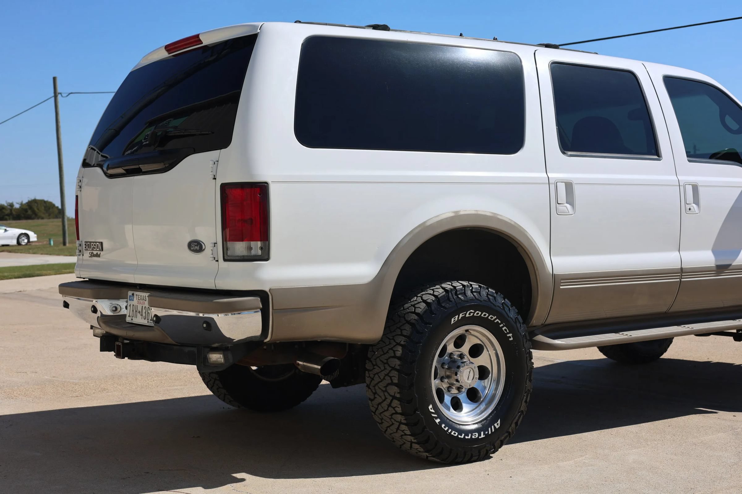 Used 2000 Ford Excursion Limited AWD/4WD image 4