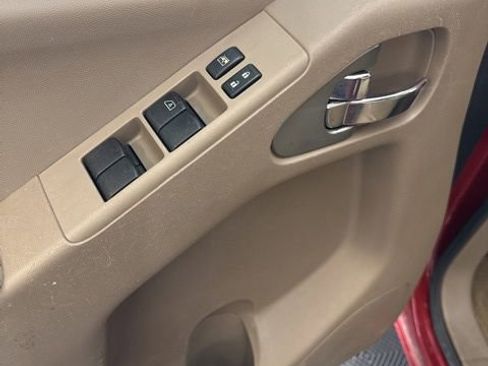 Used 2016 Nissan Frontier SV RWD image 3