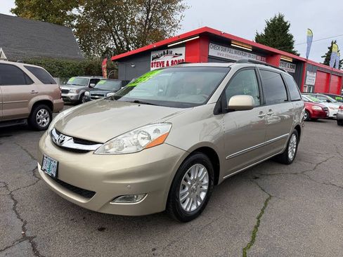 Used 2007 Toyota Sienna XLE image 5