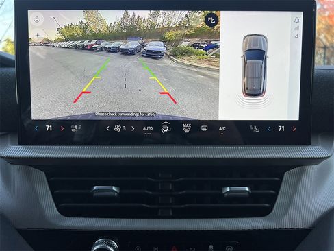 New 2025 Ford Explorer Active w/ Active Comfort Package image 3