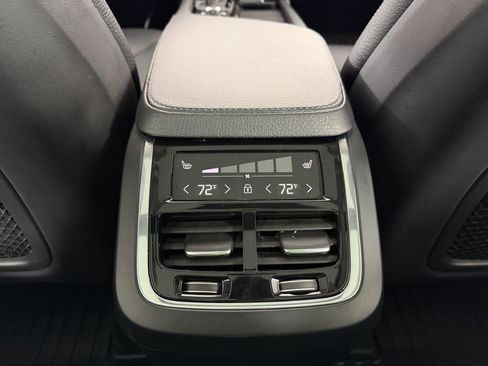 Used 2021 Volvo XC90 T6 Momentum w/ Climate Package AWD/4WD image 33
