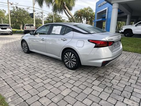 Used 2024 Nissan Altima 2.5 SV FWD image 32