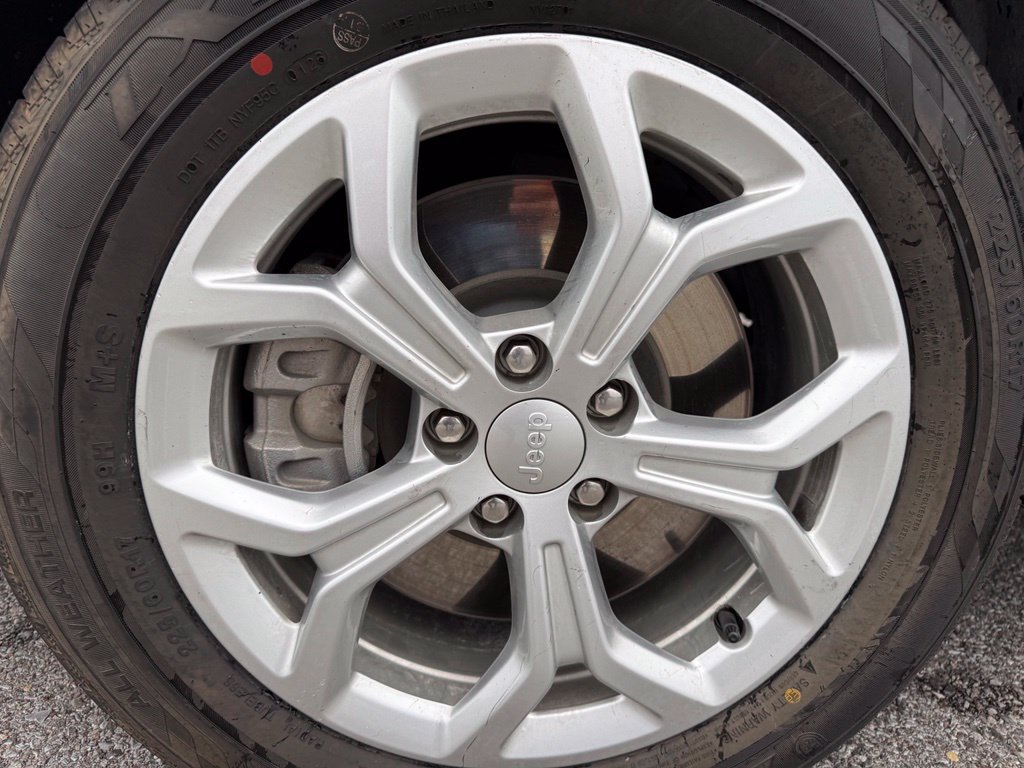 Used 2024 Jeep Compass Latitude AWD/4WD image 22