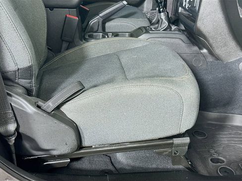 Used 2025 Jeep Wrangler Sport image 23