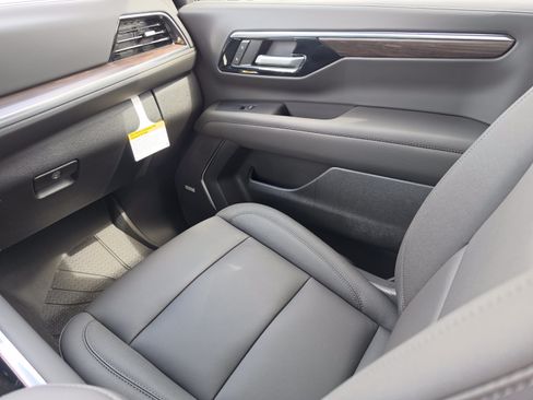 New 2026 Chevrolet Tahoe LT w/ Comfort Package AWD/4WD image 18