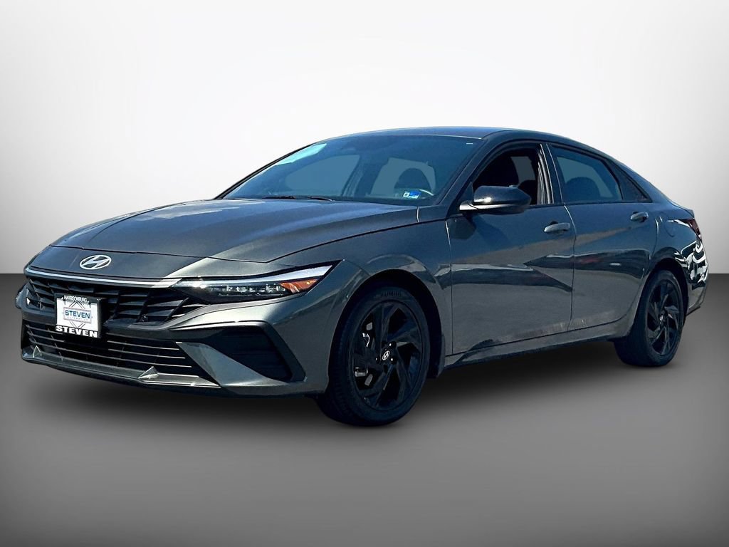 Certified 2026 Hyundai Elantra Sport FWD image 3