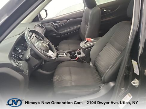 Used 2020 Nissan Rogue SV AWD/4WD image 3