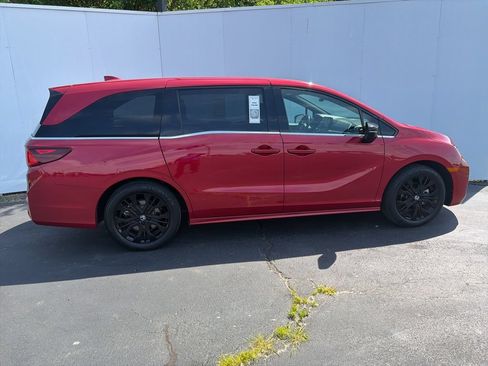 Used 2025 Honda Odyssey Sport-L image 3