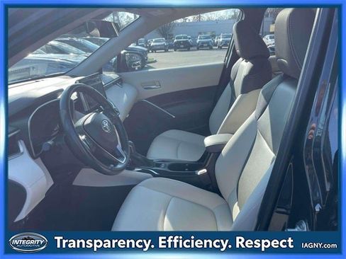 Certified 2023 Toyota Corolla Cross XLE image 15