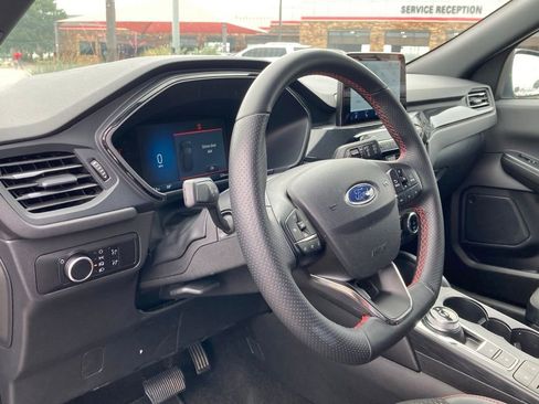 Used 2025 Ford Escape ST-Line FWD image 8
