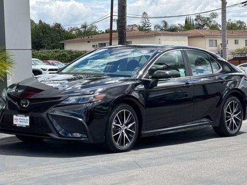 Certified 2024 Toyota Camry SE image 9