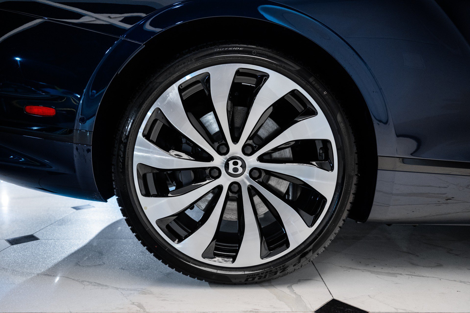 Used 2024 Bentley Continental GT V8 AWD/4WD image 15