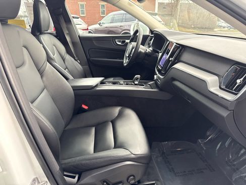 Used 2023 Volvo XC60 B5 Core w/ Climate Package AWD/4WD image 31