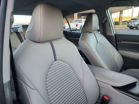 Used 2024 Toyota Camry SE image 15