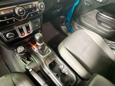 Used 2020 Jeep Wrangler Sport image 26