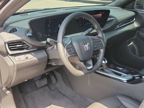 Used 2024 Buick Envista Sport Touring w/ Convenience I Package FWD image 19