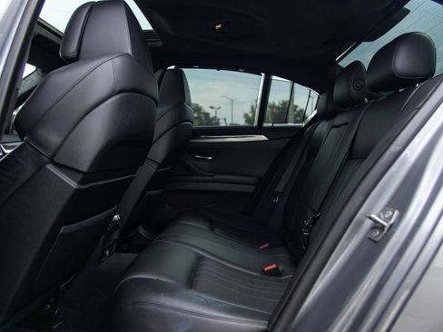 Used 2013 BMW M5 RWD image 26
