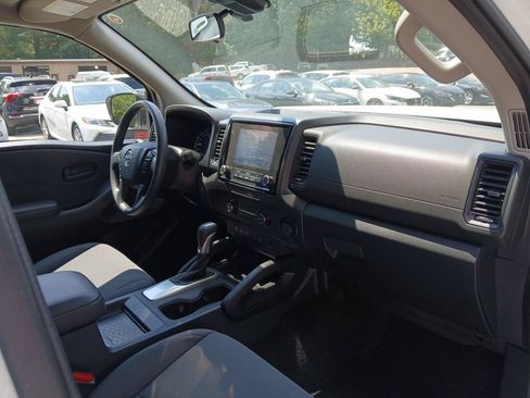 Used 2022 Nissan Frontier S RWD image 13
