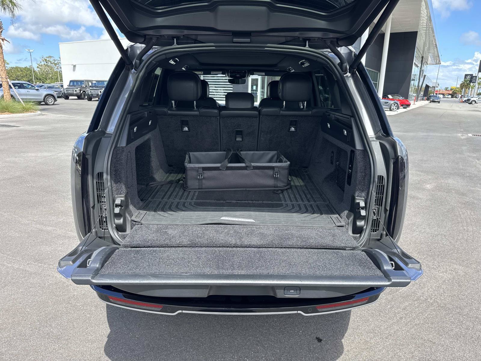Used 2023 Land Rover Range Rover SE AWD/4WD image 11
