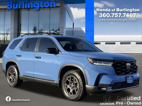 Certified 2025 Honda Pilot TrailSport image 11