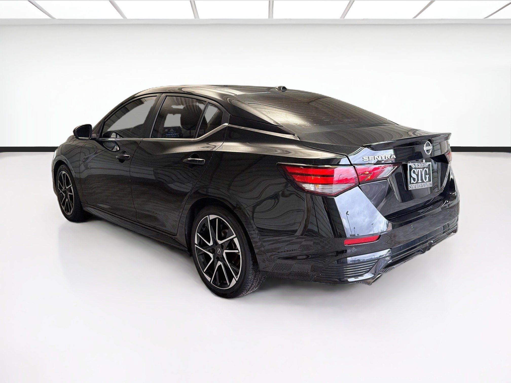 Used 2024 Nissan Sentra SR FWD image 6
