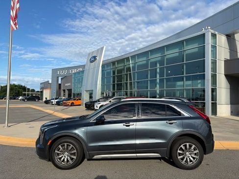 Used 2019 Cadillac XT4 Premium Luxury FWD image 2