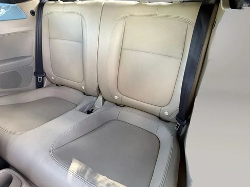 Used 2013 Volkswagen Beetle TDI FWD image 19