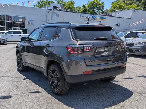 Used 2023 Jeep Compass Latitude AWD/4WD image 9