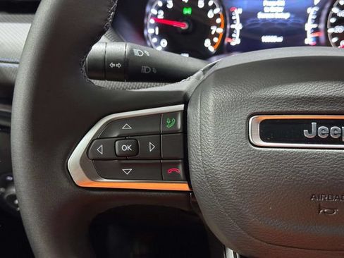 Used 2025 Jeep Compass Latitude w/ Altitude Special Edition AWD/4WD image 16